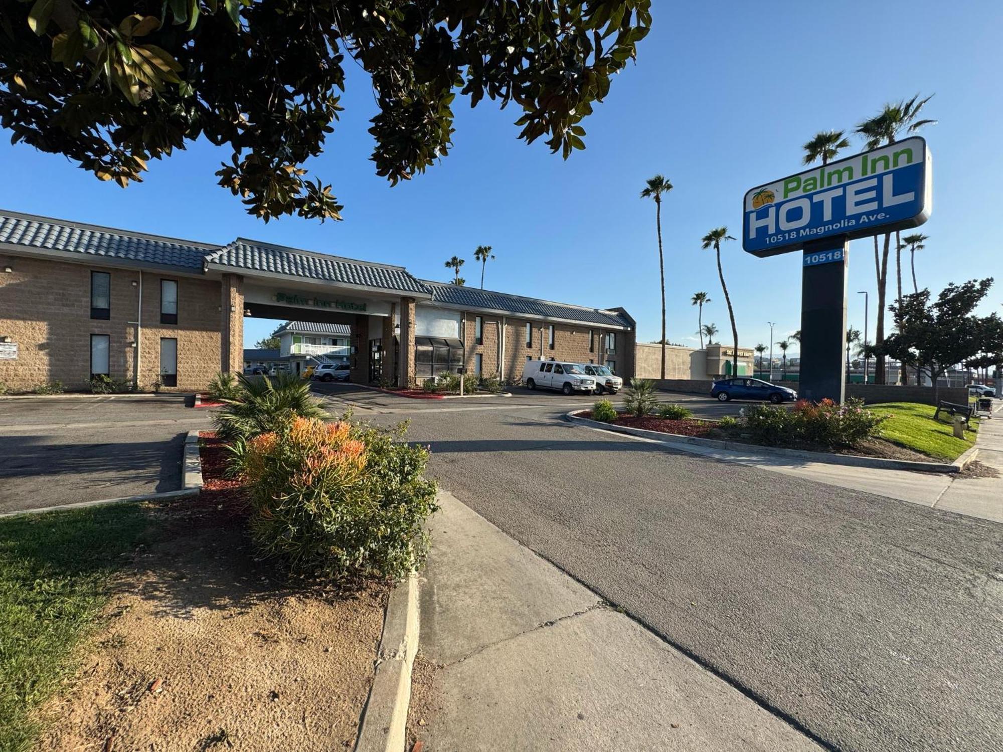 Palm Inn Hotel Near Tyler Mall Riverside Exteriör bild